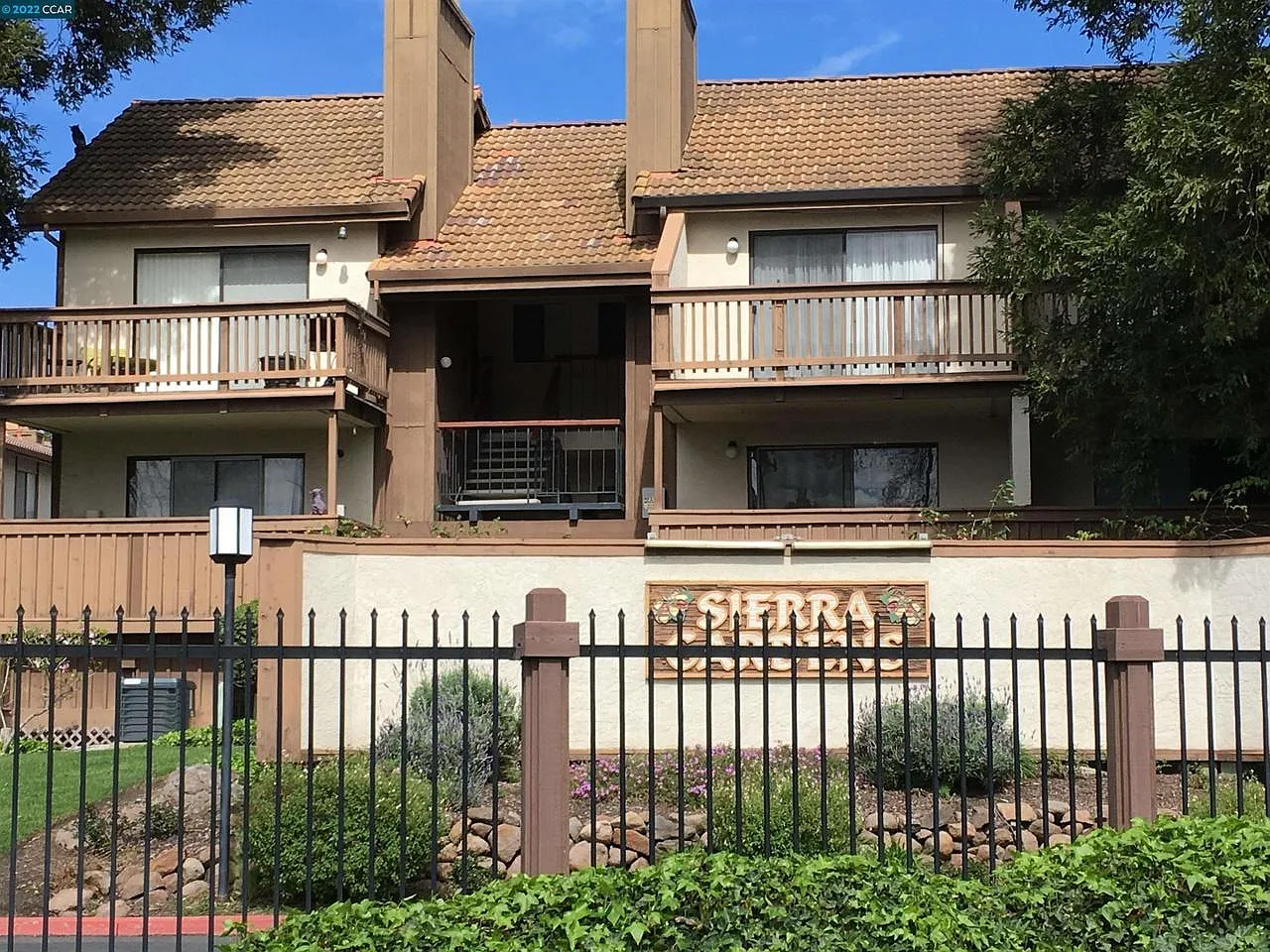 2055 Sierra Rd — Photo 1