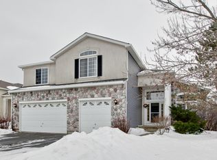 2211 Fieldcrest Dr, Mundelein, IL 60060