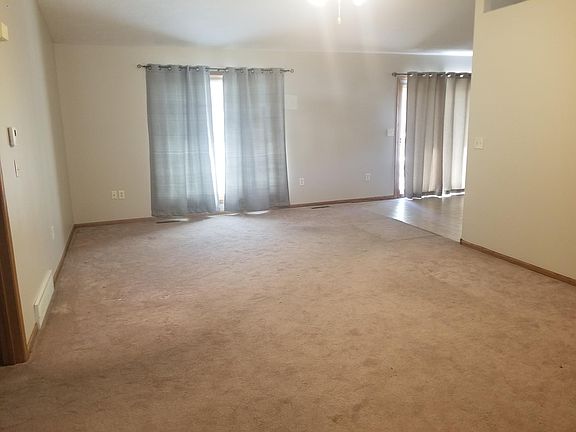 3rd image of 1708 Doreen St