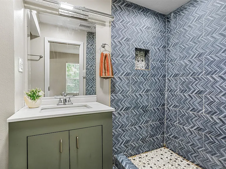 614 Rice St — Photo 13