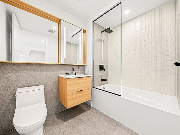 5th image of 1010 Pacific St #627