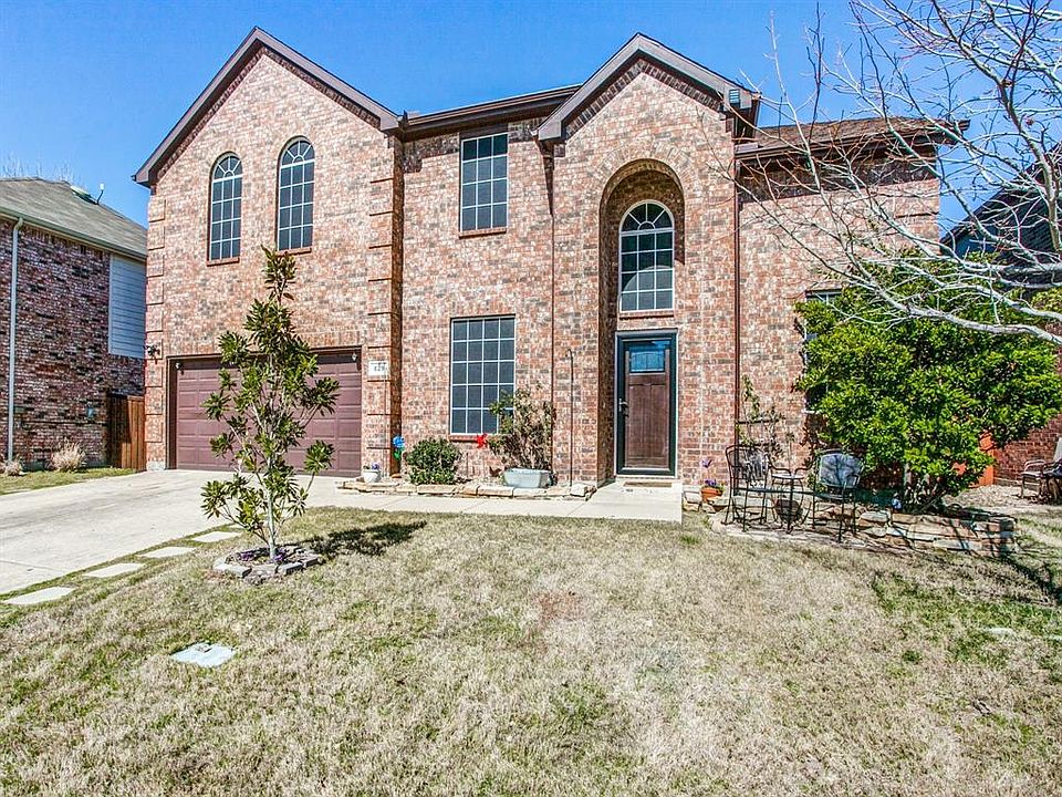 1st image of 829 Crockett Dr