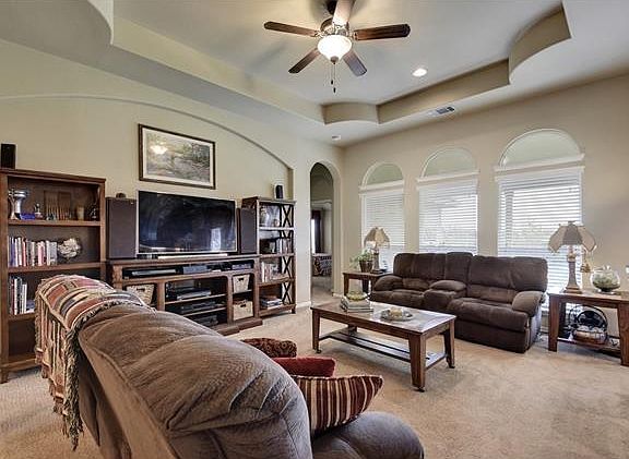 4th image of 1008 Blackman Ct