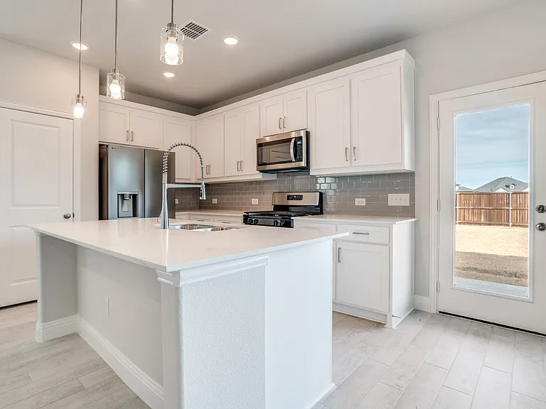 810 Sicily Blvd — Photo 1