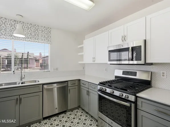 9907 N Woodstone Trl, Tucson, AZ 85742