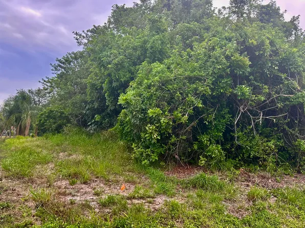 181 SE Whitmore Drive, Port St Lucie, FL 34984