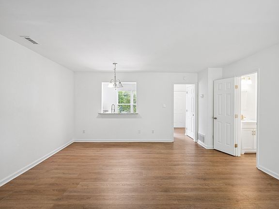 5th image of 336 Kilarney Dr