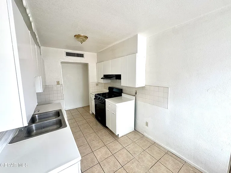 209 San Saba Rd — Photo 9