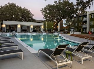 2010 E President St, Savannah, GA 31404