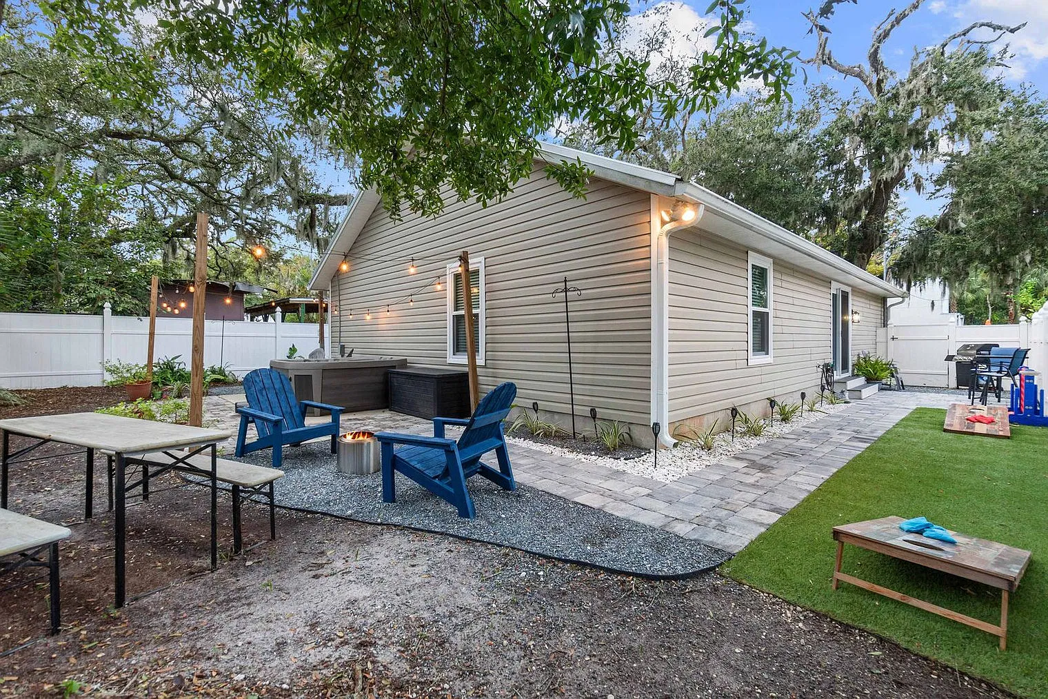 3 bed, 2.0 bath, 1140 sqft, $6,516 — Photo 4