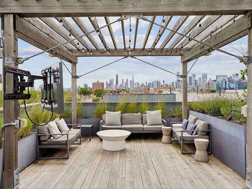 Luxe on Chicago