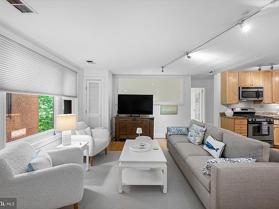 5th image of 4840 Macarthur Blvd NW #402