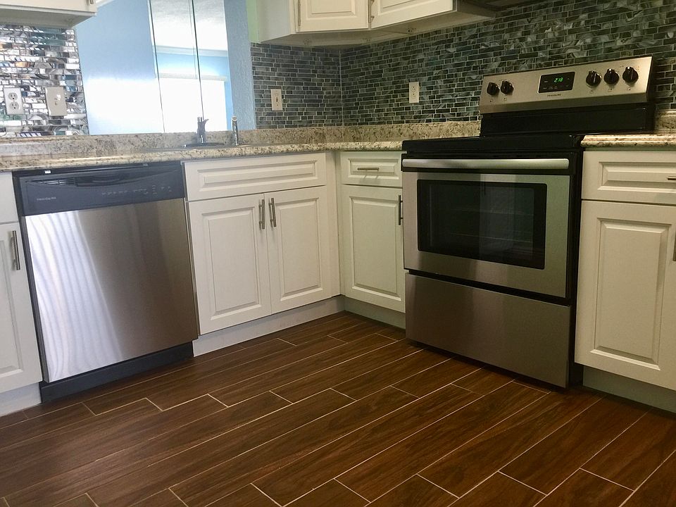 2nd image of 8916 Warwick Dr