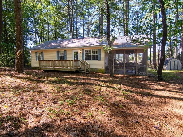 27201 Barnes Cir, Parksley, VA 23421