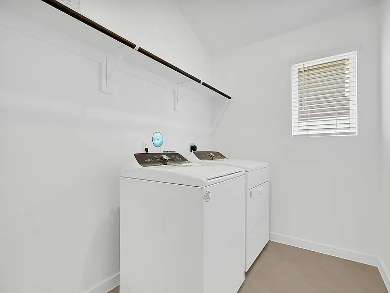 2634 Chivalry Ln — Photo 12