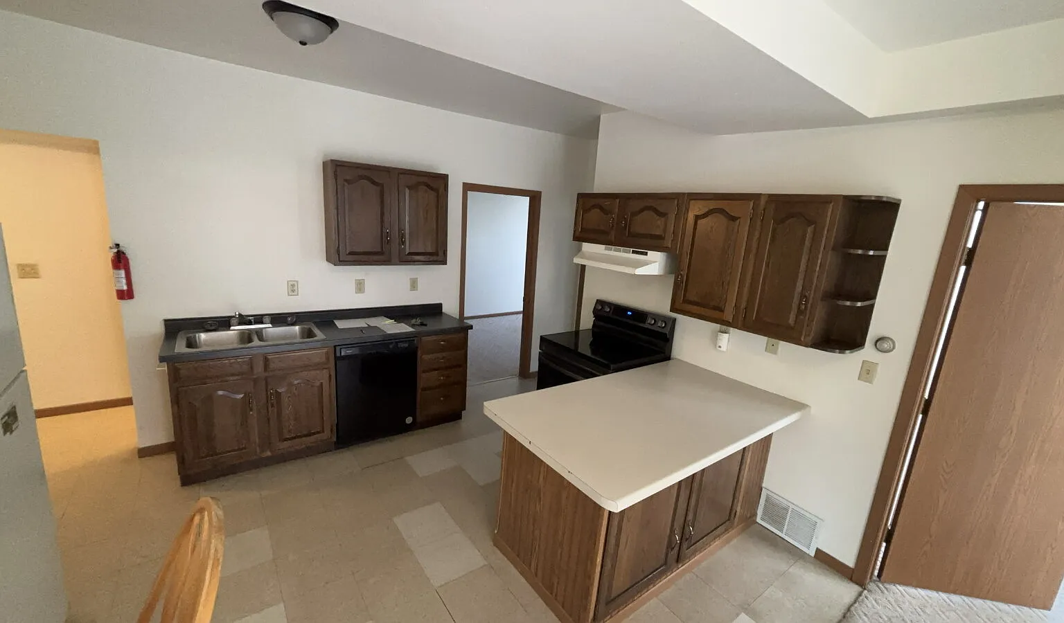 4 bed, 1.0 bath, $395 — Photo 4