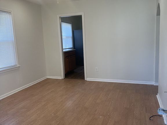 5th image of 20518 Hollywood St