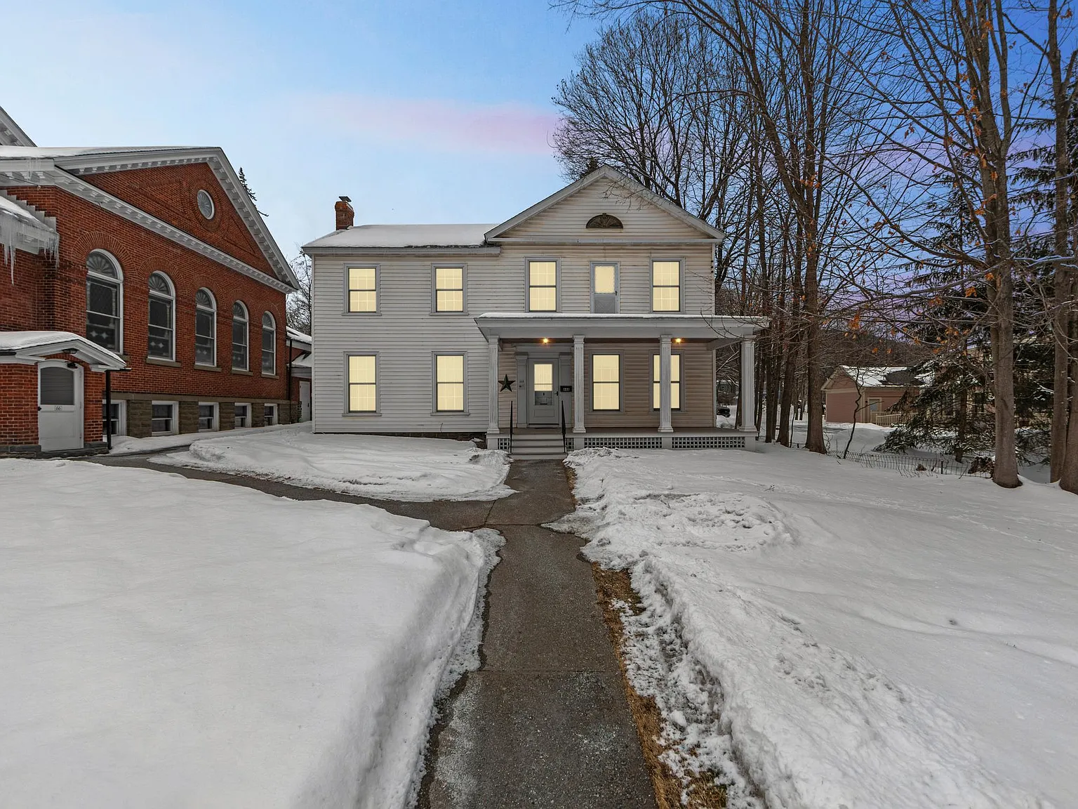 4 bed, 1.5 bath, 2848 sqft, $2,000 — Photo 3