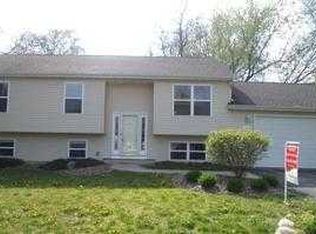 N1409 Chicago Dr, Genoa City, WI 53128