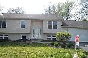 N1409 Chicago Dr photo 1