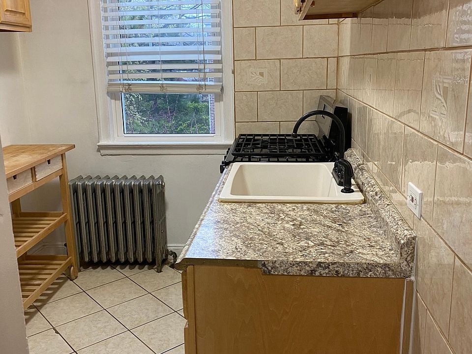 1st image of 3129 Connell Pl Floor 2