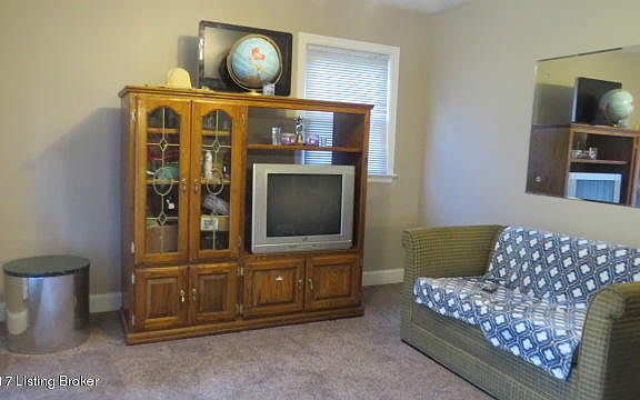 4th image of 4108 Handley Ave