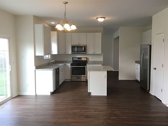 5th image of 3379 Basswood Ln