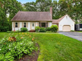 10 Little Acorn Ln, Forestdale, MA 02644