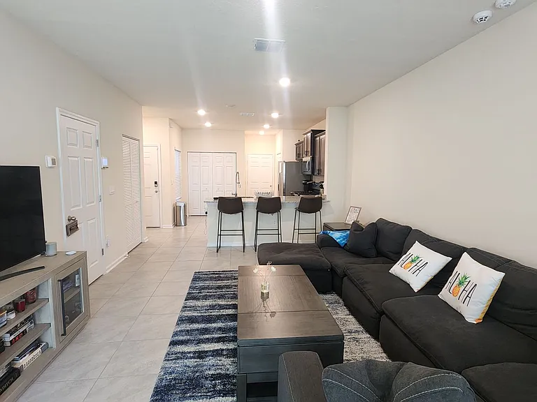 37 Temple Dr — Photo 9