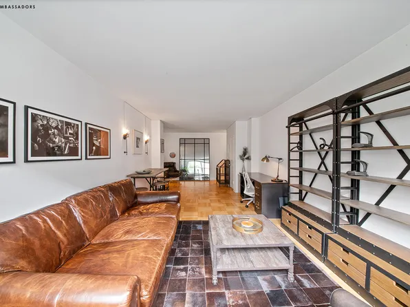 63 East 9th Street 4T image 3 of 8