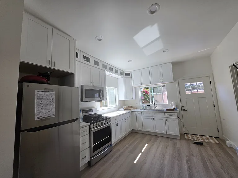 4485A California Ave — Photo 1