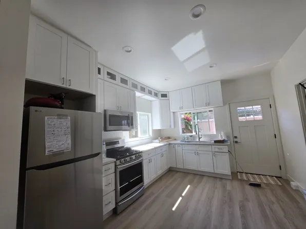 (undisclosed Address), Long Beach, CA 90807