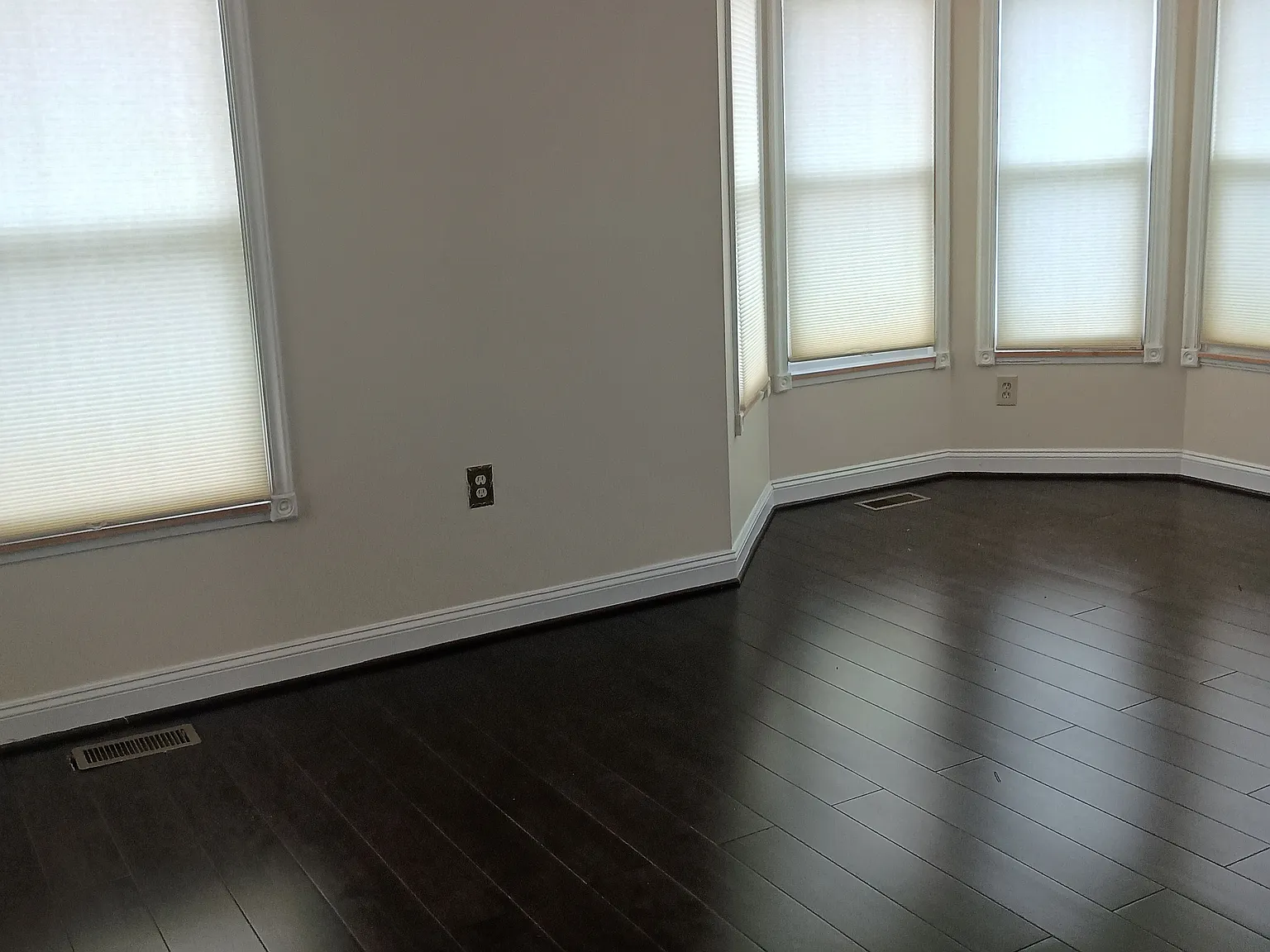 4 bed, 2.5 bath, 1754 sqft, $4,500 — Photo 3