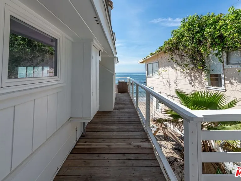24942 Malibu Rd — Photo 22