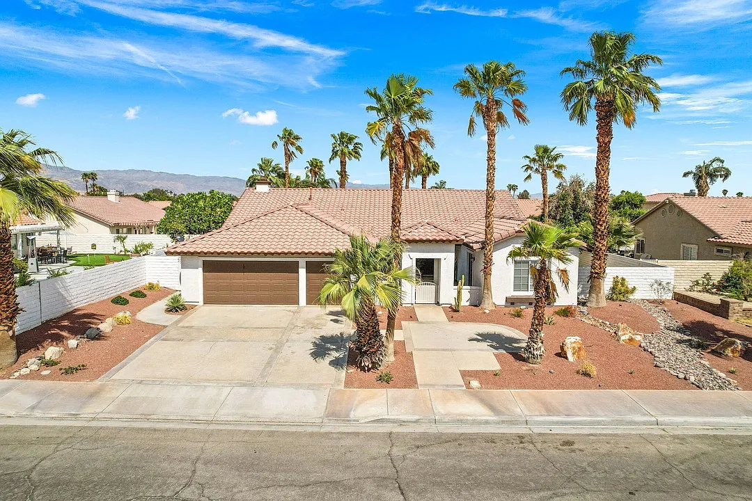 5 bed, 2728 sqft, $4,300 — Photo 1