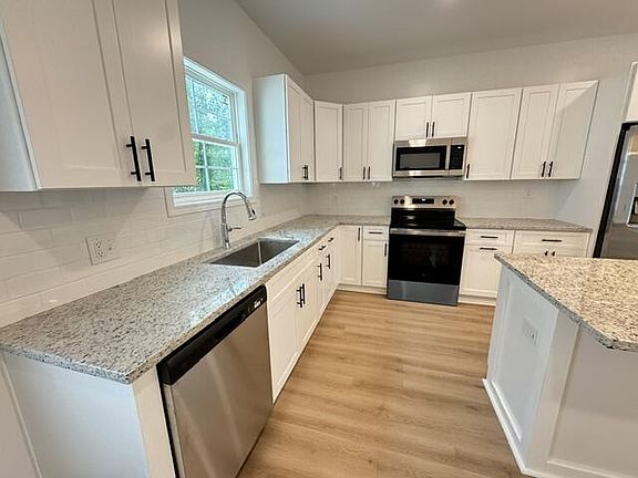 5th image of 3825 Mulberry Dr