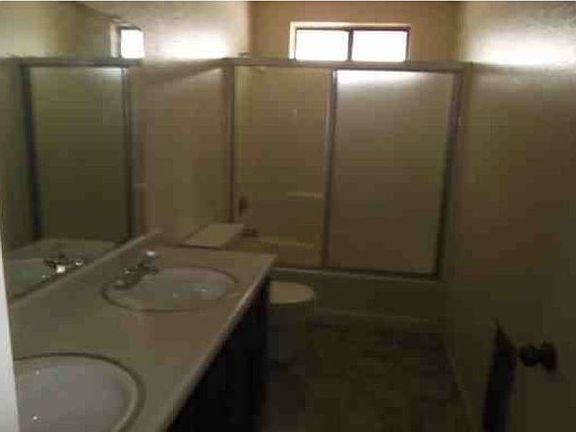 4th image of 12135 Lakeshore S