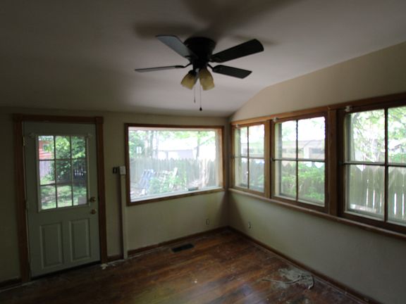 4th image of 308 Wilber Ave