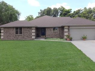 2827 N Primrose Cir, Springfield, MO 65803