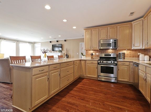 5th image of 1426 N Orleans St APT 401