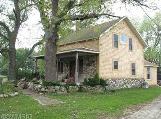 7074 Washington Ave, Stevensville, MI 49127