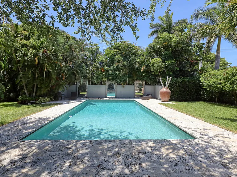 1635 Seabreeze Blvd — Photo 12