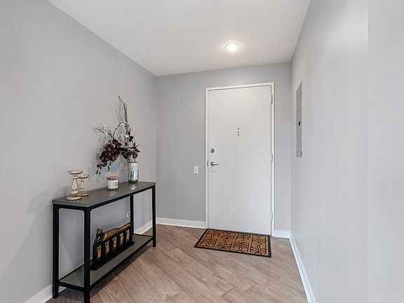 2nd image of 510 W Erie St #1601
