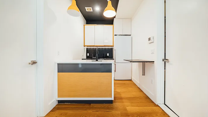 Rented by Nooklyn NYC LLC | media 25