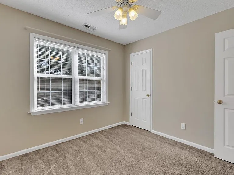 816 Commons Dr N — Photo 18