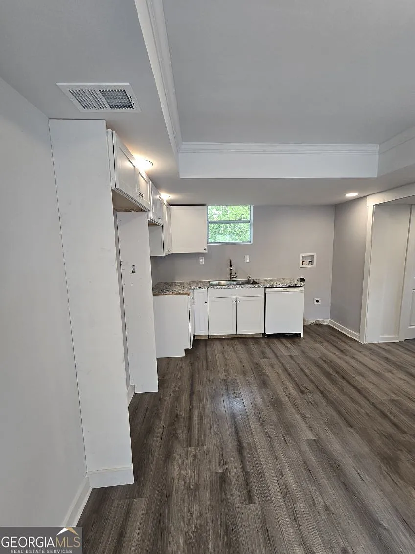1 bed, 1.0 bath, $995 — Photo 3