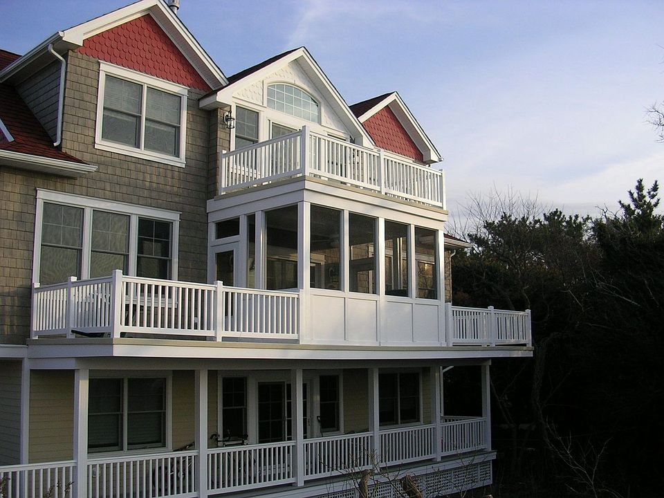 rear of house, faces bay