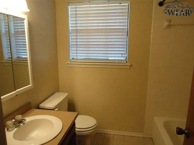 3 bed, 2.0 bath, 1248 sqft, $1,450 — Photo 4