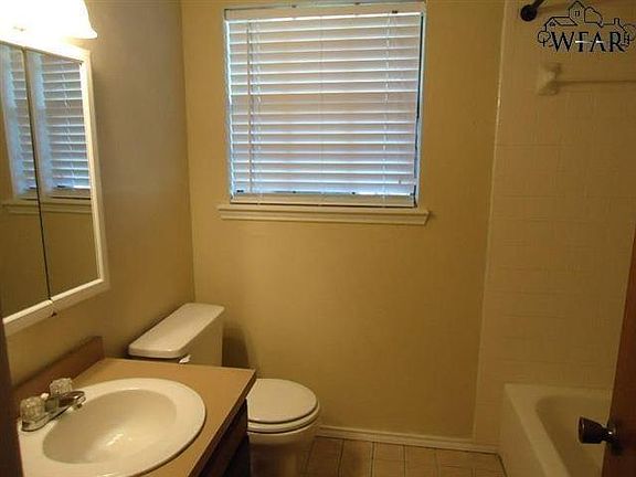 4th image of 2419 Reilly Rd