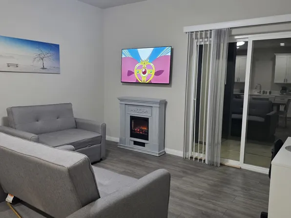 3301 Virginia Ave #B, Bakersfield, CA 93307